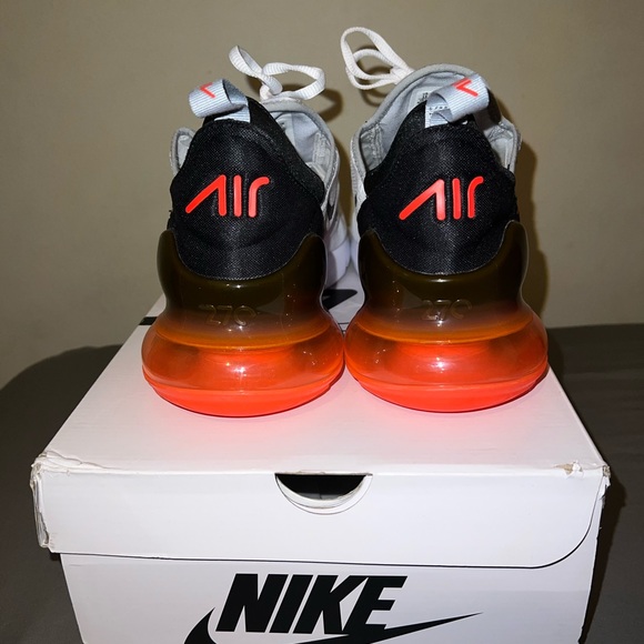 Air Max 270 - Picture 6 of 12